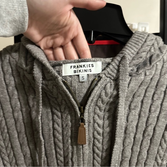 Frankie’s Bikinis Aimee Cable Cloud Knit Hoodie size S - Picture 6 of 10
